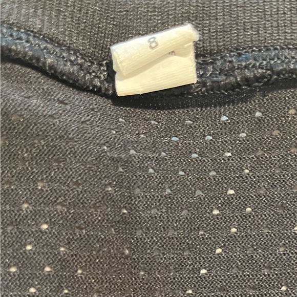 Lululemon Breeze By Muscle Crop Tank *lululemon in Black - Picture 7 of 8